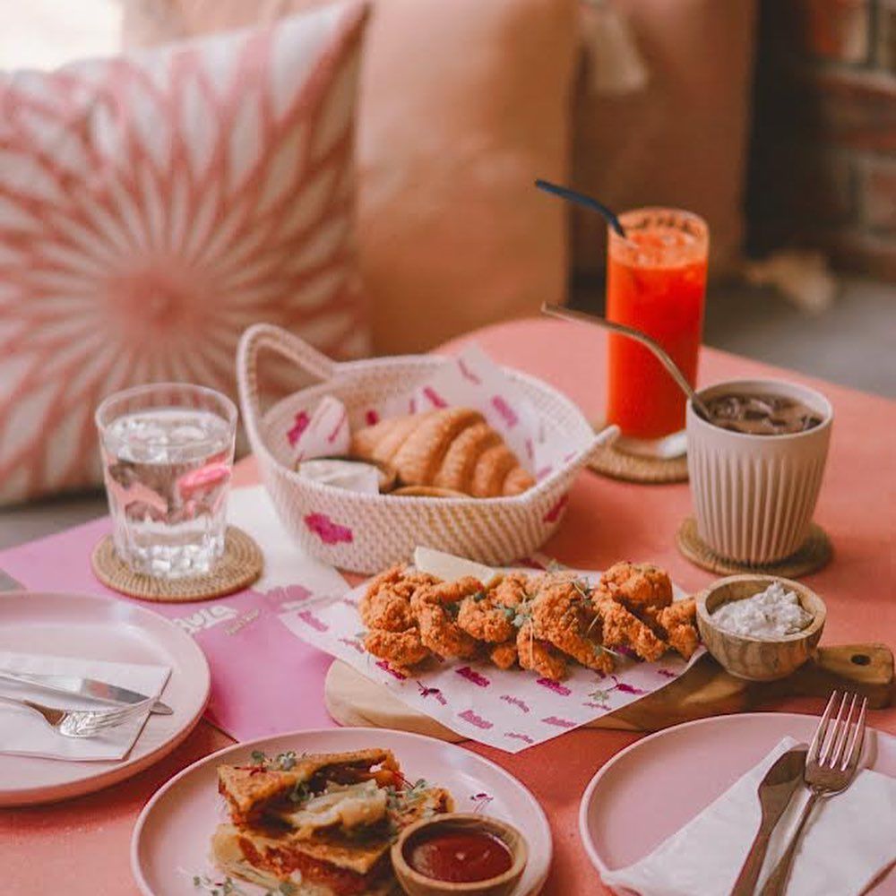 An variety of Lagula’s menu items (Photo: Instagram /@lagulabytapir)