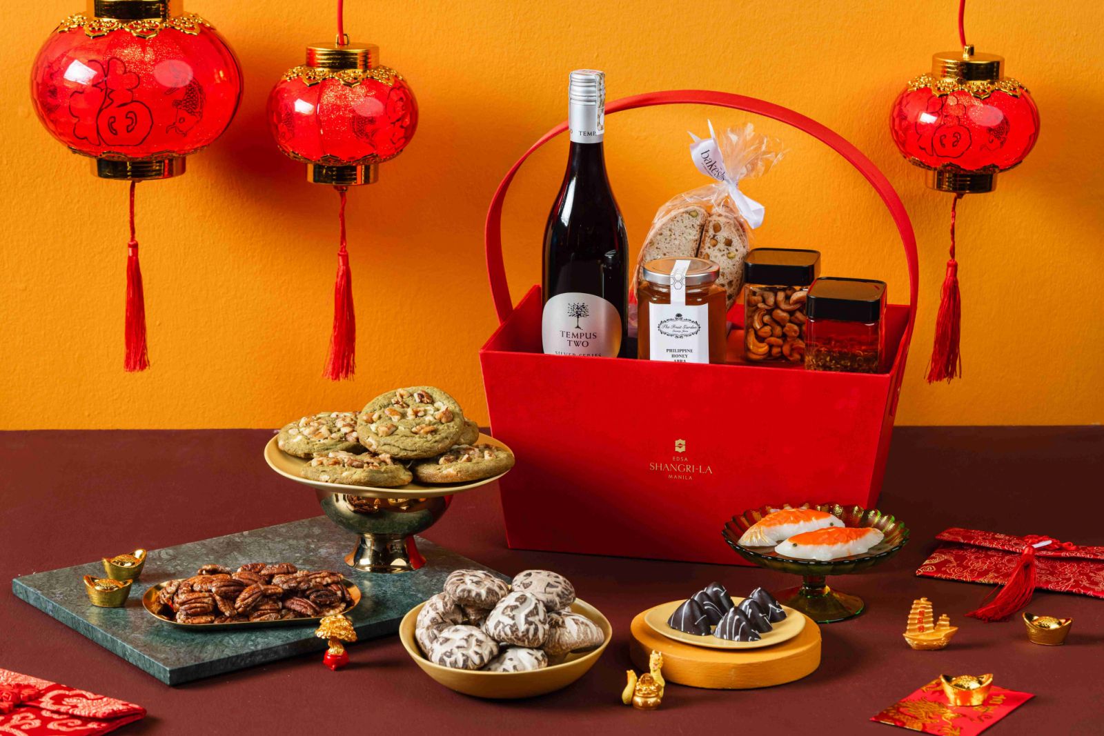 Fortune & Prosperity Hamper (Photo: Edsa Shangri-La, Manila)