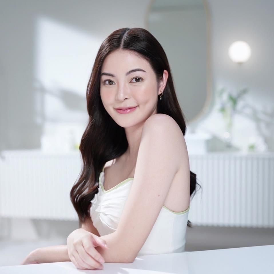 เอวา ปวรวรรณ วีระภุชงค์