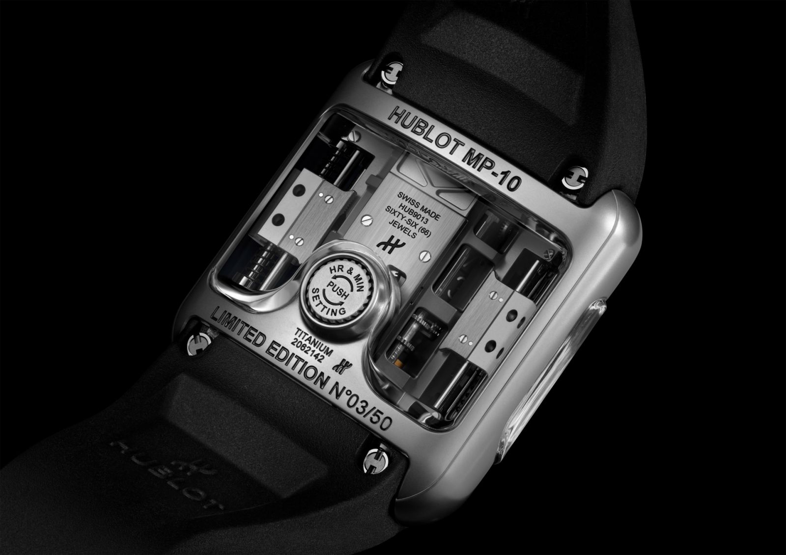MP-10背面的第二錶冠可以快速調整時間。（Photo: Hublot）