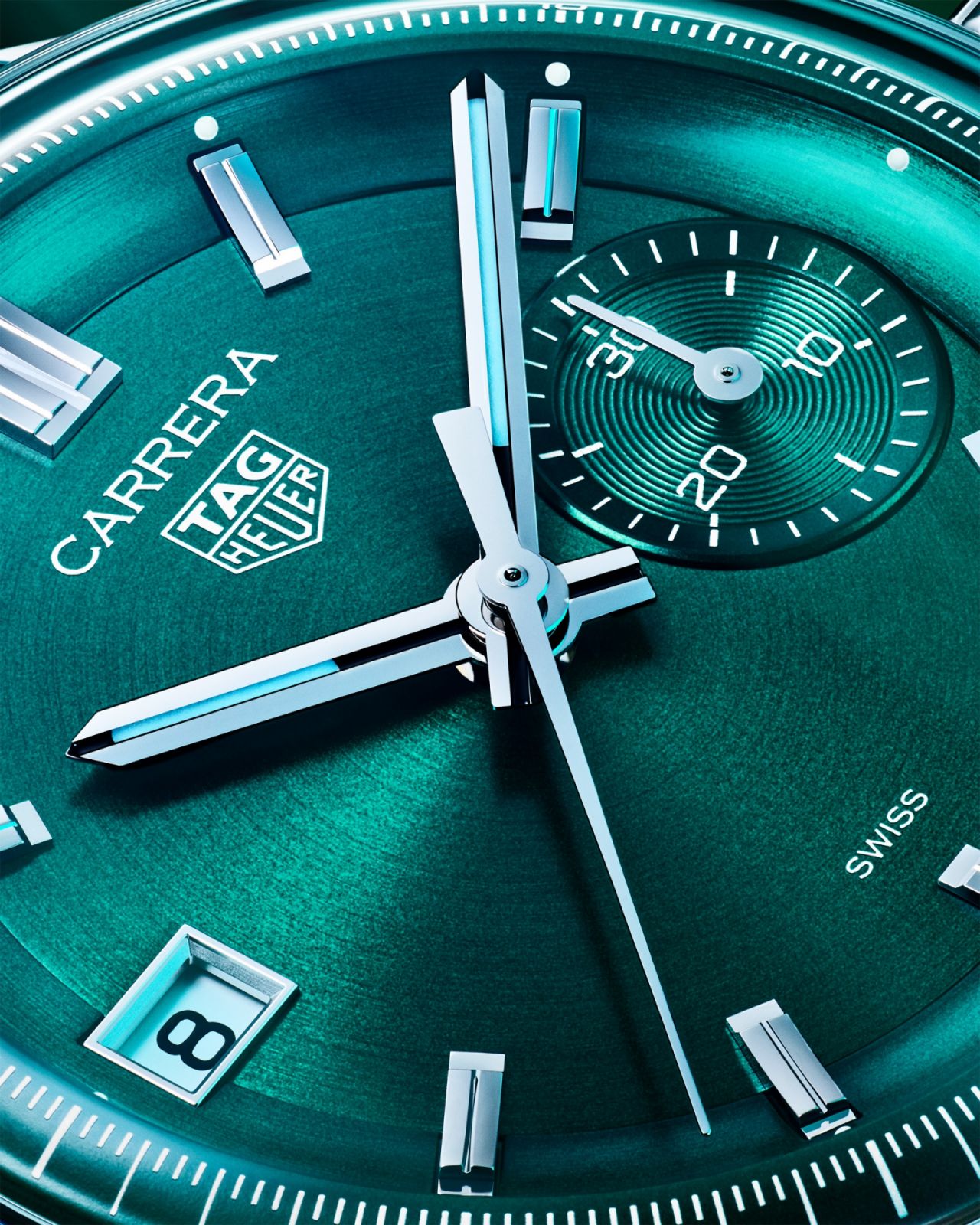 泰格豪雅Carrera計時錶湖水綠款重現45 Dato上面的「獨眼龍」面盤。（Photo: TAG Heuer）