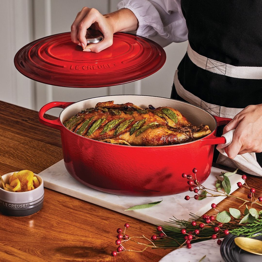 Le Creuset’s oval French oven (Photo: Instagram / @lecreuset_my)