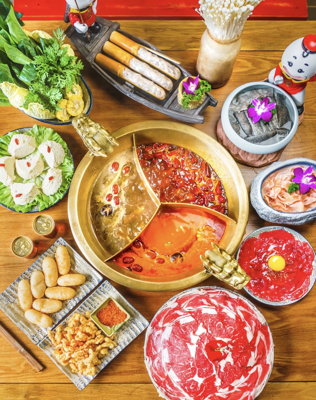 Dishes at FWF Hot Pot (Photo: FWF Hot Pot)