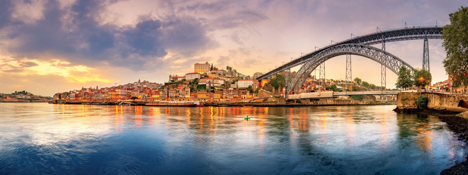 Ponte de dom Luís I along the River Duoro in Portugal (Photo: GettyImages)