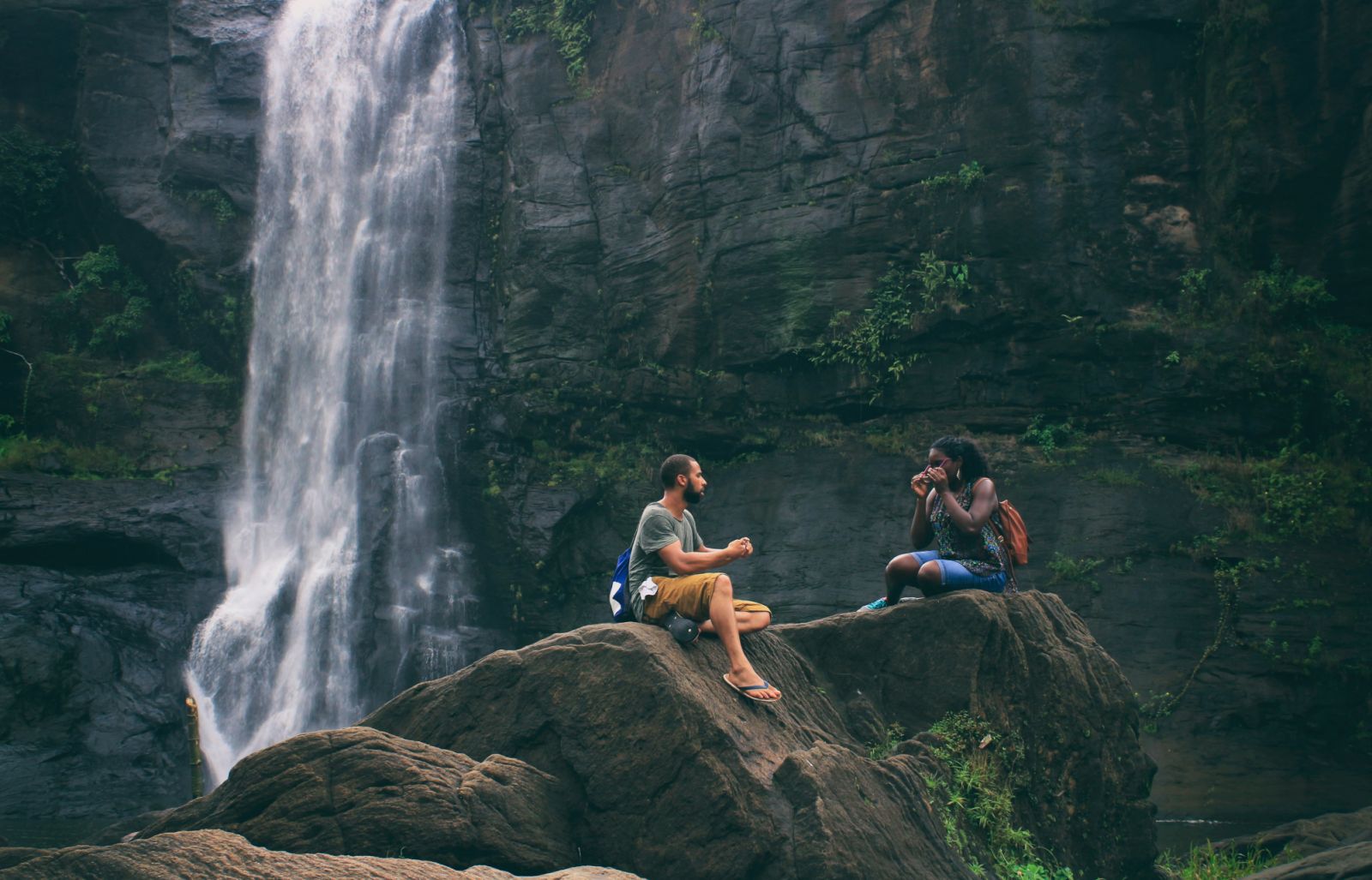 Go camping with your partner this Valentine's season (Photo: Nandhu Kumar/Pexels)
