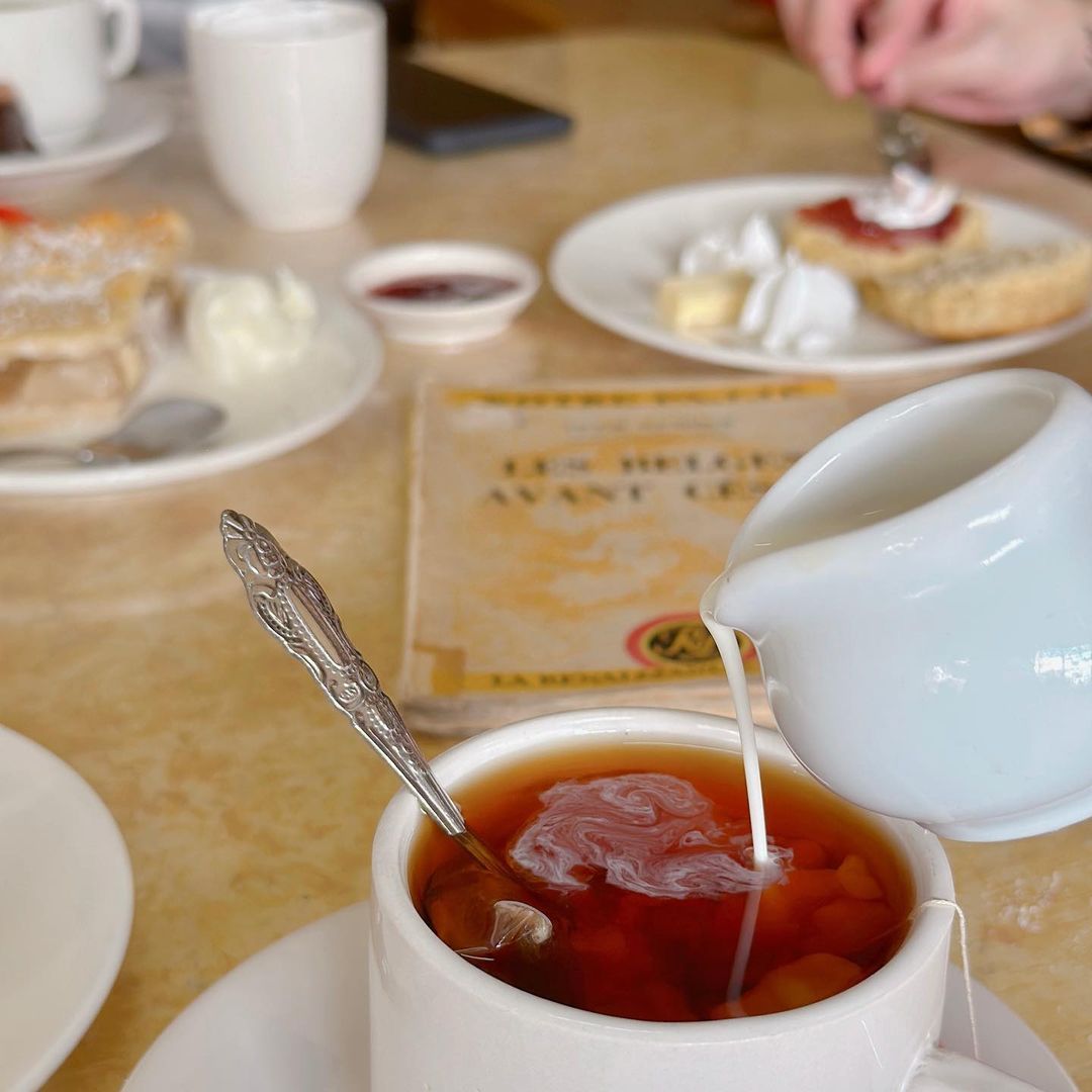 Afternoon tea (Photo: Instagram / @hipsjer)