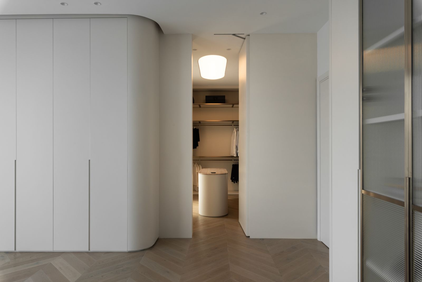 Curved detailing softens the space