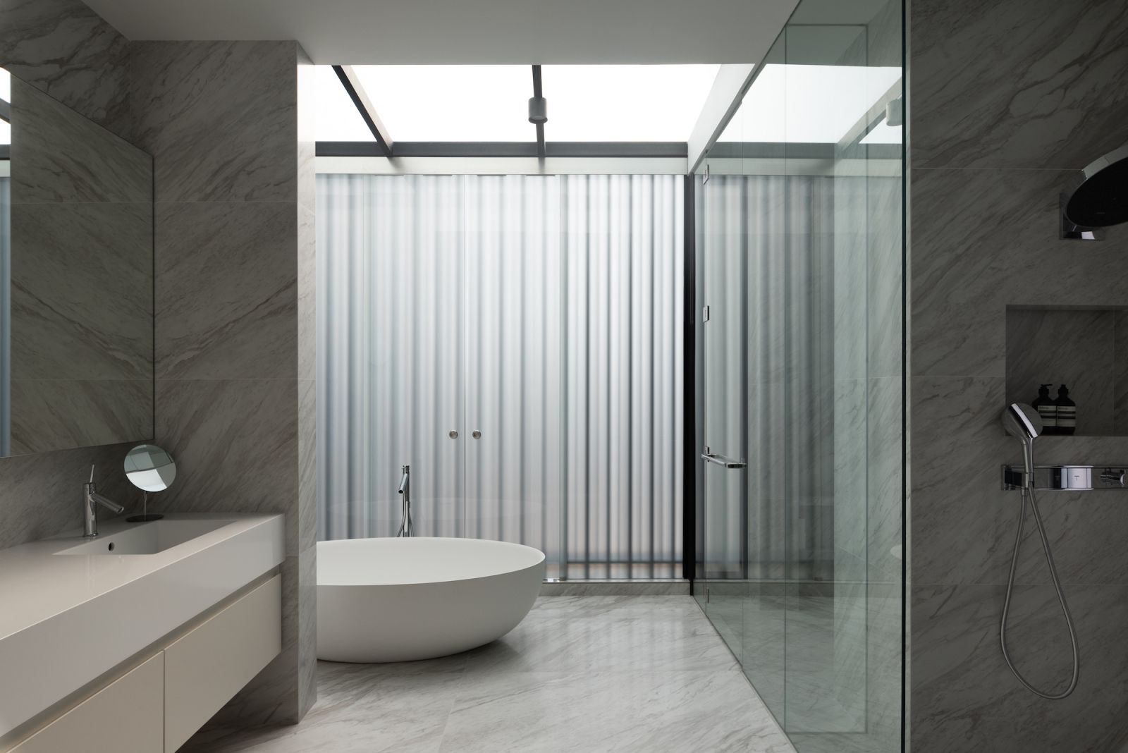 The minimalist bathroom