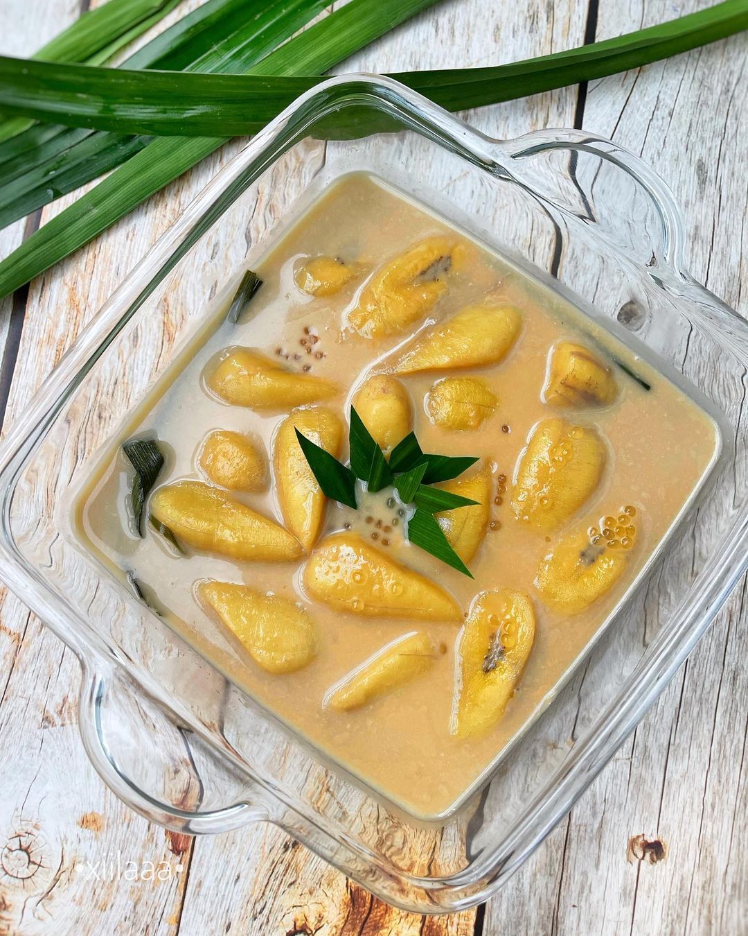 Pengat with bananas (Photo: Instagram / @xiilaaa)