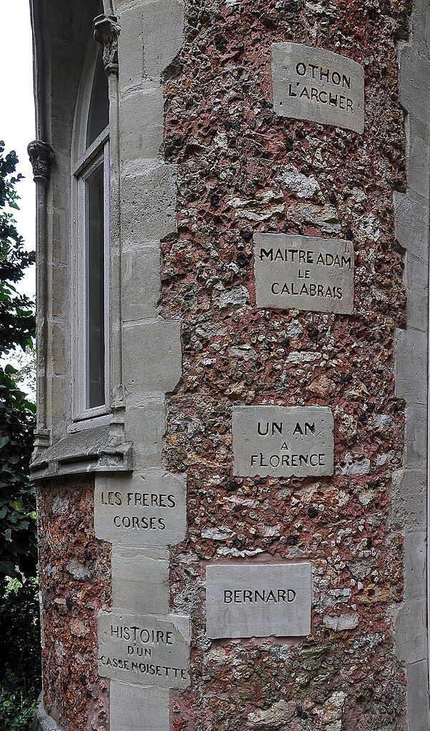 Some of Dumas' 88 titles engraved on Château d'If (Photo: Moonik / WikiCommons)