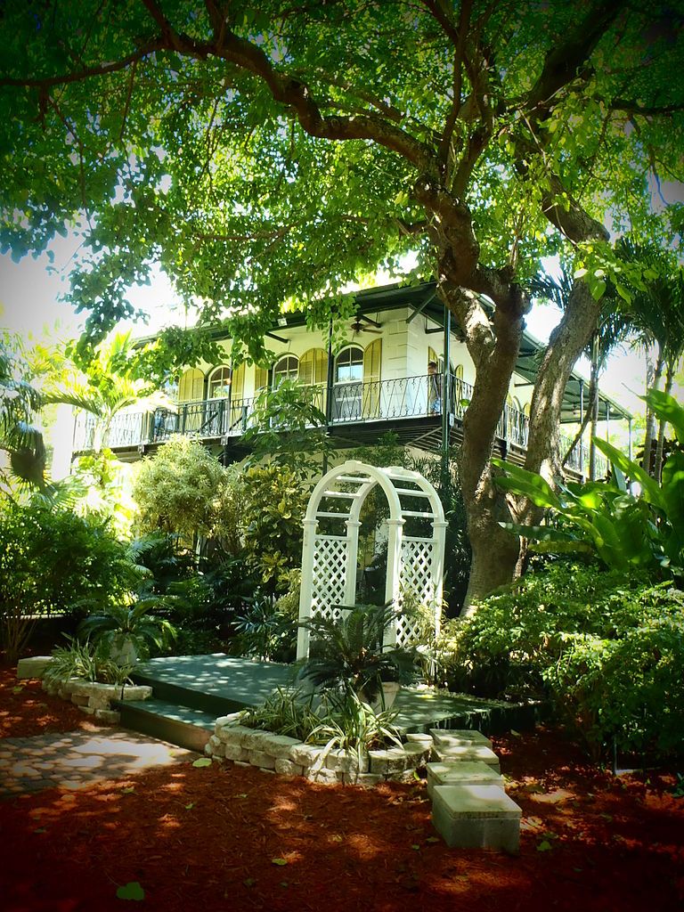 The verdant surrounds of the Key West residence (Photo: Reyvato / WikiCommons)