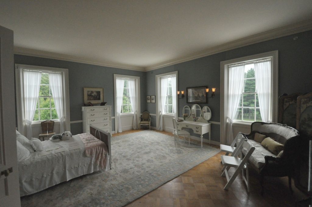 One of the charming bedrooms (Photo: Magicpiano / WikiCommons)