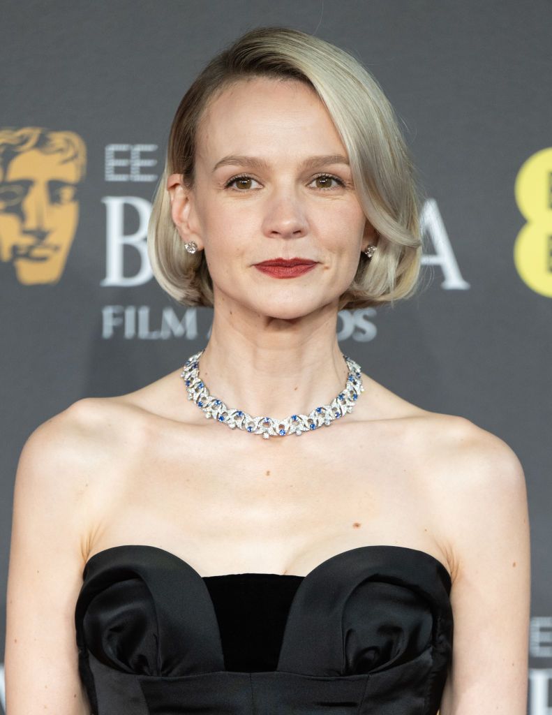 Carey Mulligan選擇以Bulgari珠寶和Dior禮服互相搭配,顯得莊重大方。(Photo by Samir Hussein/WireImage)