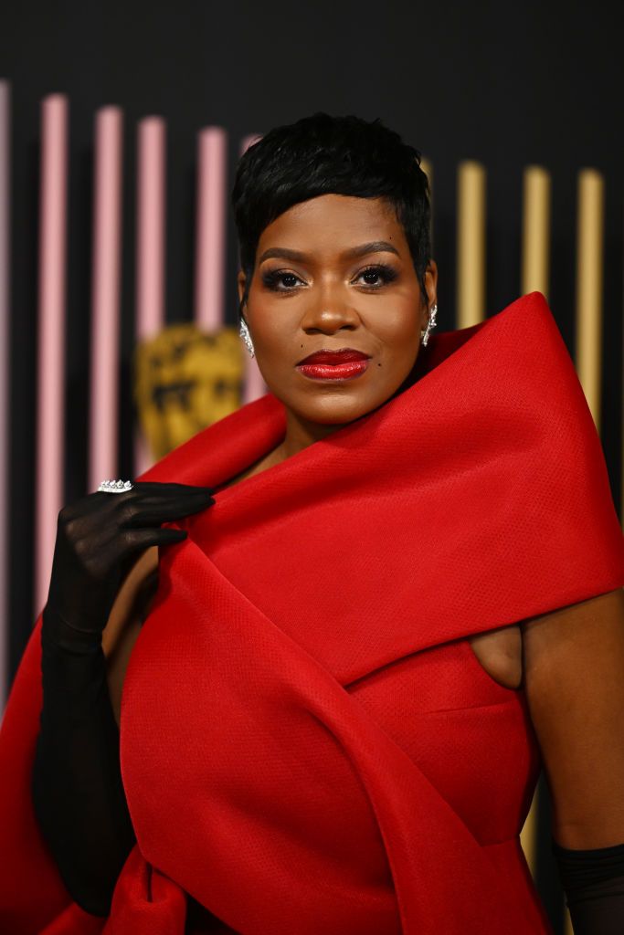 Fantasia Barrino穿戴Tasaki珠寶作品走上紅毯。(Photo by Kate Green/BAFTA/Getty Images for BAFTA)