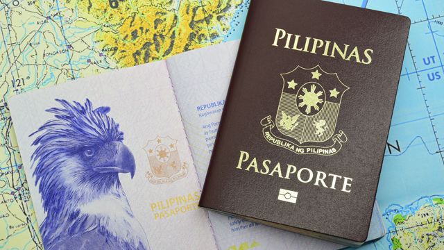 Philippine Passport (Photo: Shutterstock)