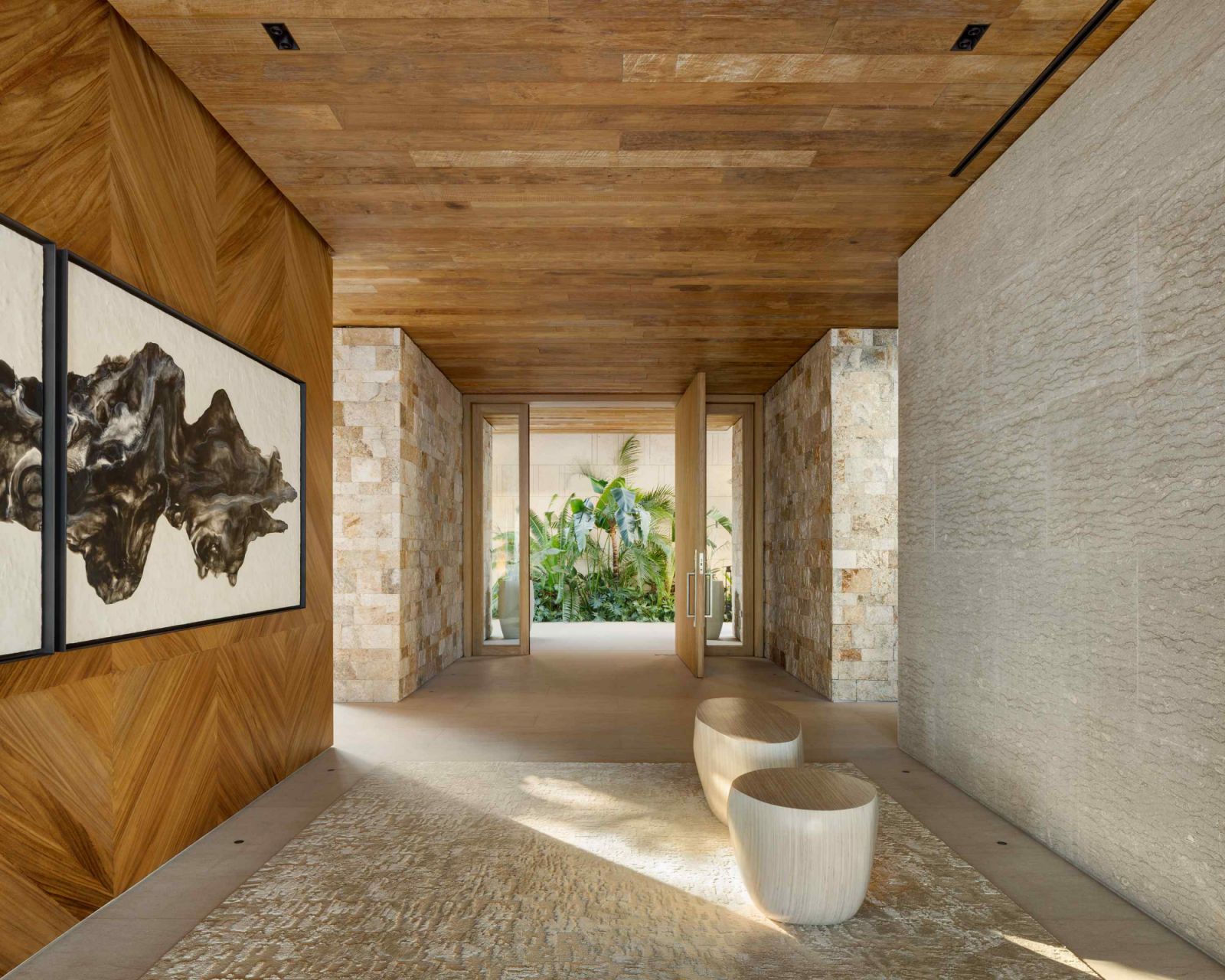 Contextual integration in the interior