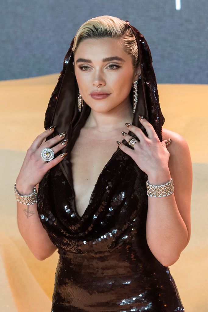 Florence Pugh穿上亮麗的Valentino訂製禮服以及全身多件De Beers珠寶作品。(Photo credit should read Wiktor Szymanowicz/Future Publishing via Getty Images