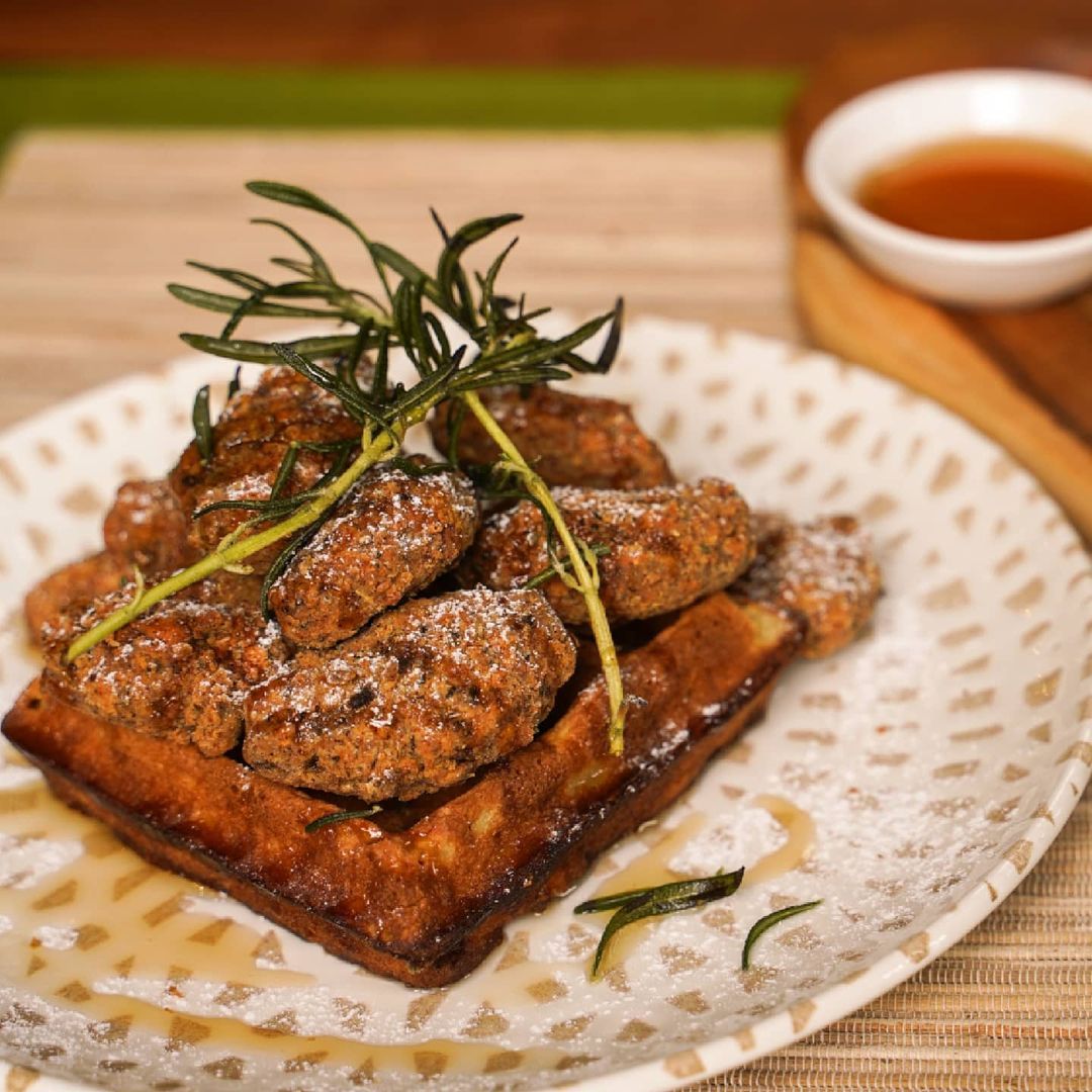Vegan chicken and waffles (Photo: Instagram / @sproutfusion)