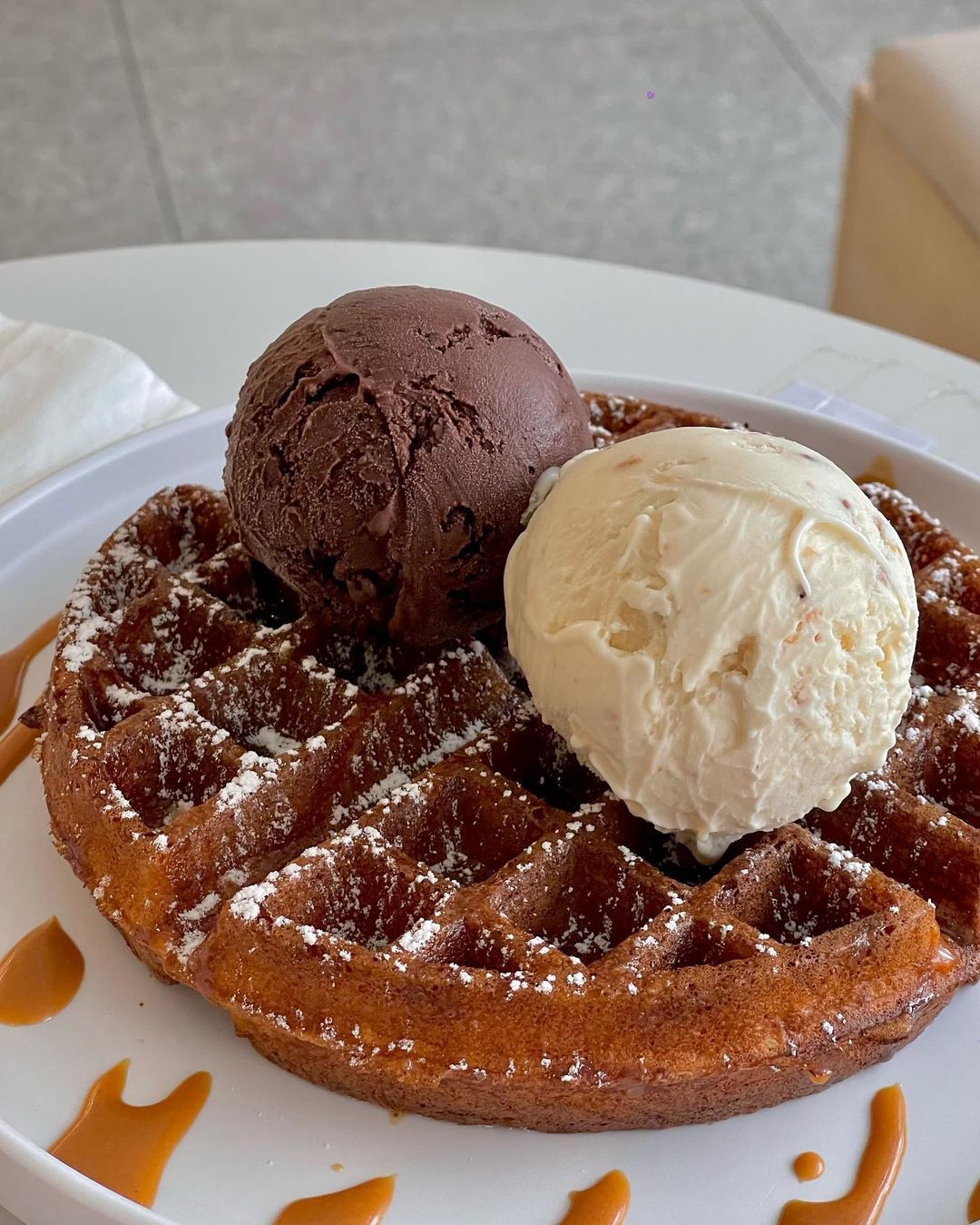 Sourdough waffles with ice cream (Photo: Instagram / @tabe_.mono)