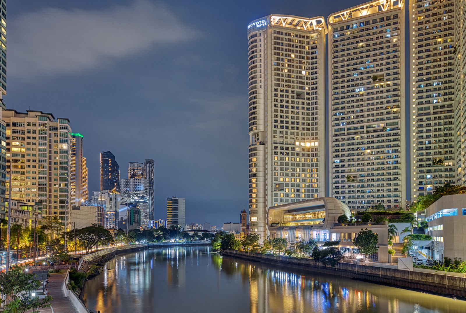 Novotel Suites Manila at Acqua (Photo: Novotel Suites Manila)