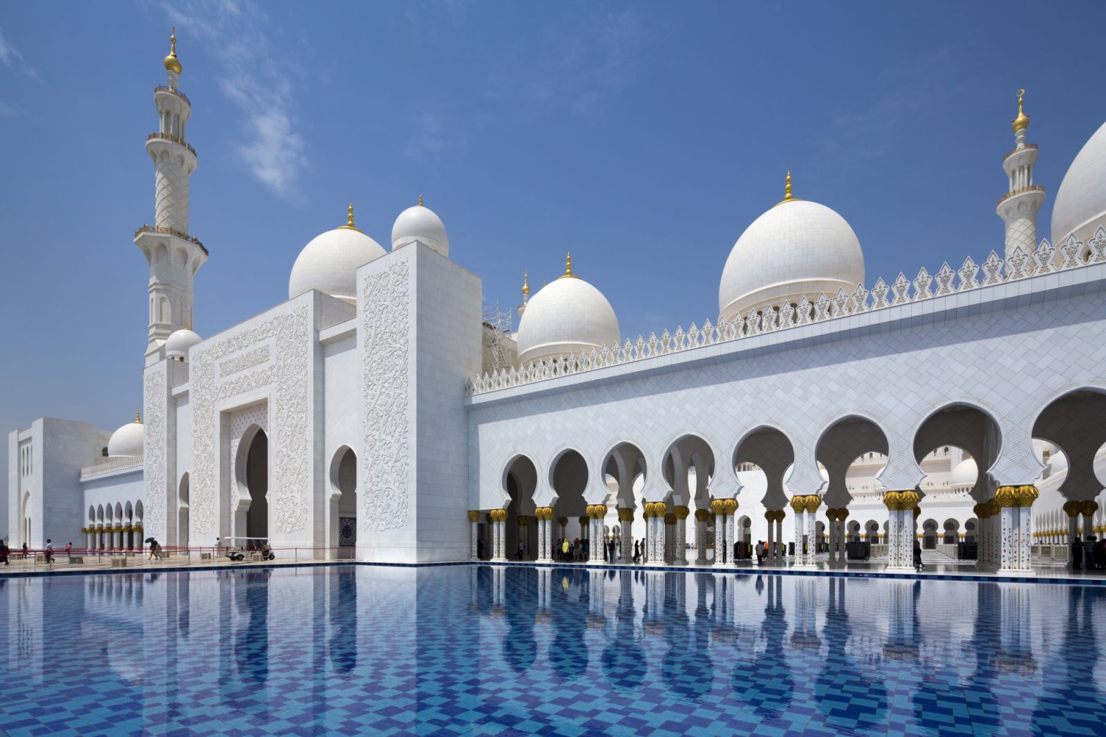 Sheikh Zayed Grand Mosque in Abu Dhabi
