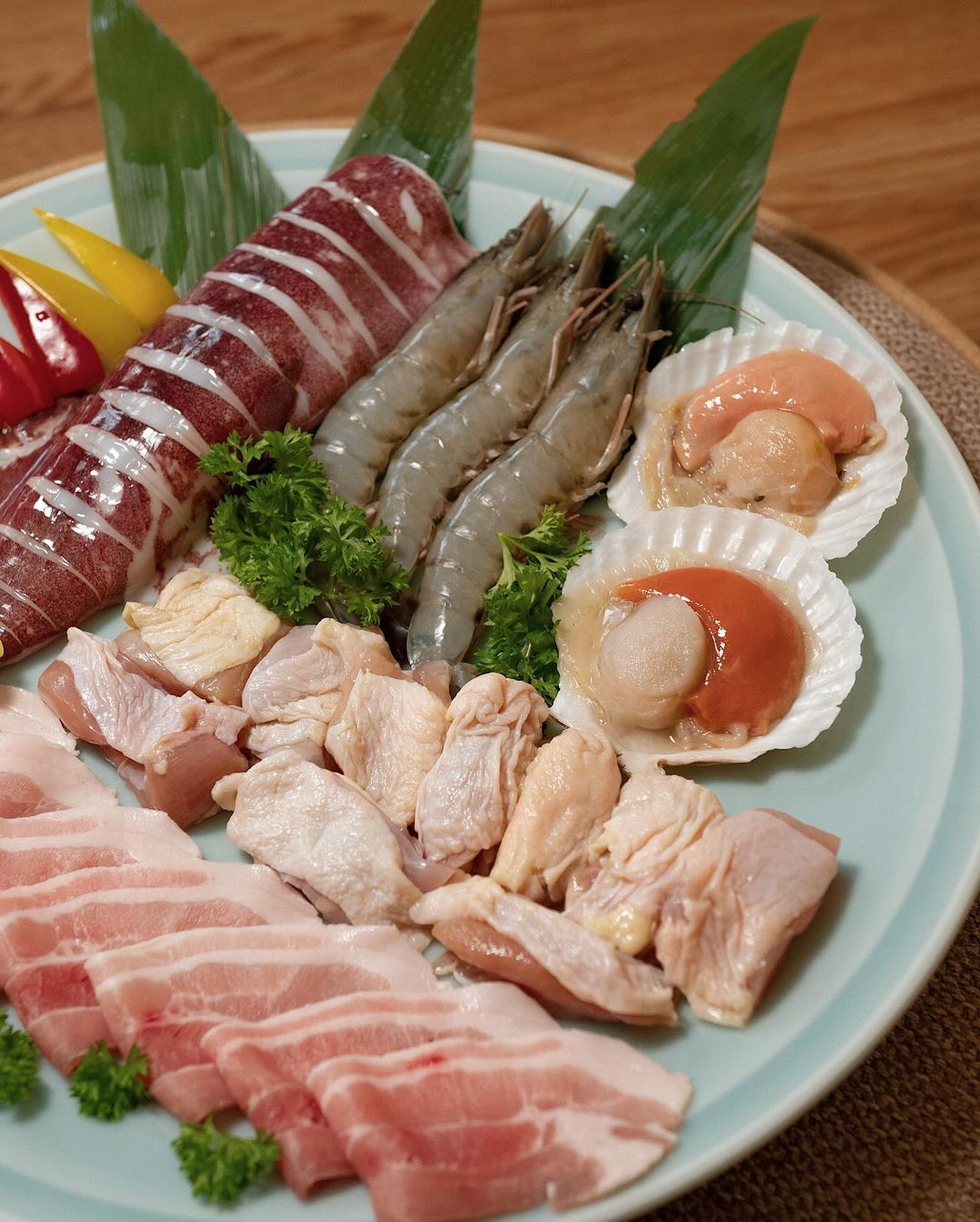 Seafood selection and fresh meat at Yakiniku Botan (Photo: Instagram / @botan_sa)