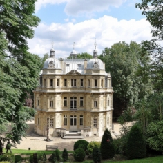 The lavish Château de Monte-Cristo in Le Port-Marly, France (Photo: Moonik / WikiCommons)