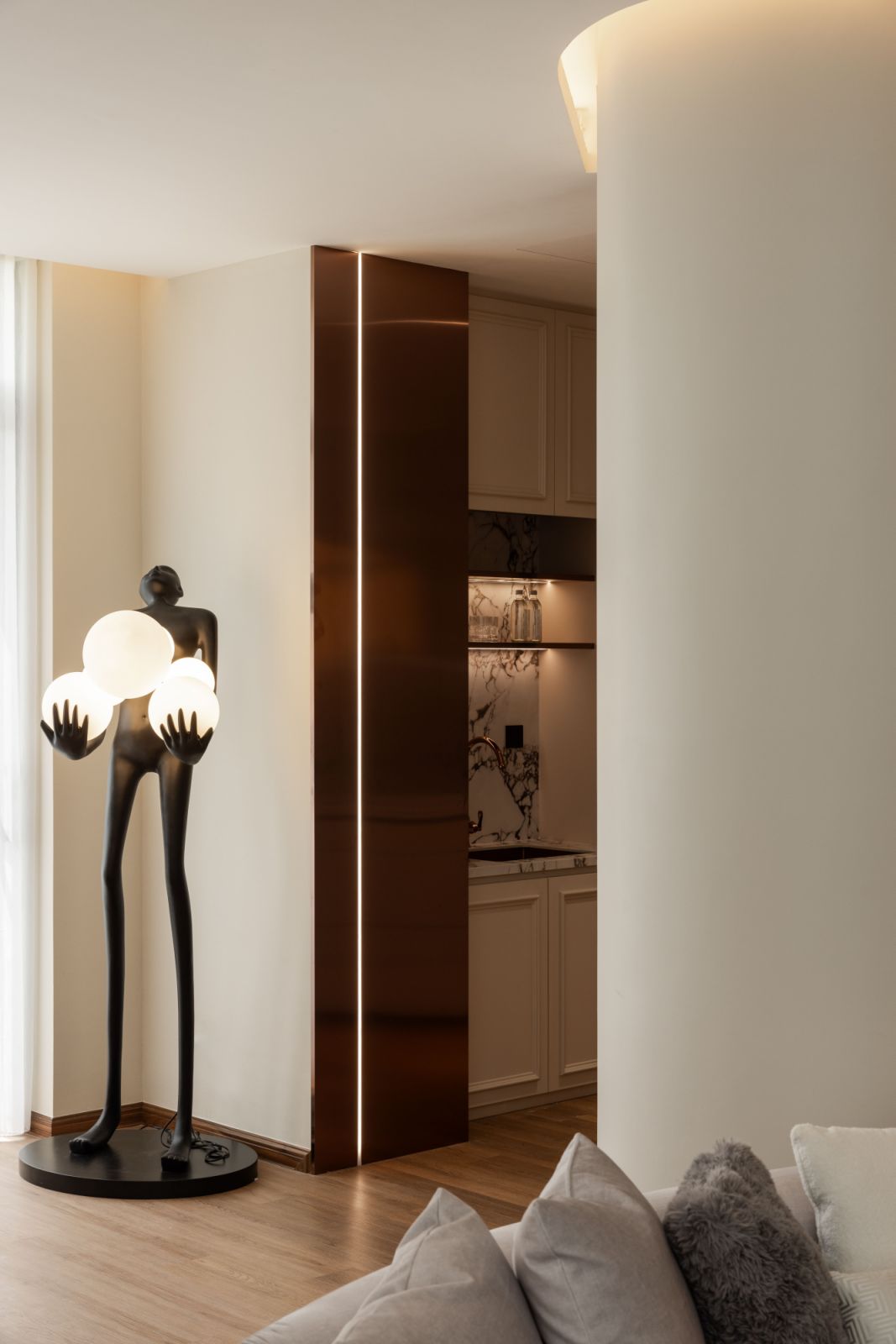 An artpiece cum lighting