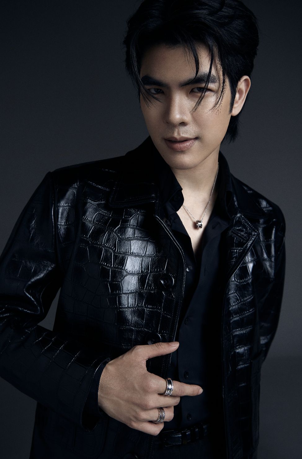 มาย-ภาคภูมิ ร่มไทรทอง ในเครื่องประดับ BVLGARI (ภาพ: BVLGARI Official)