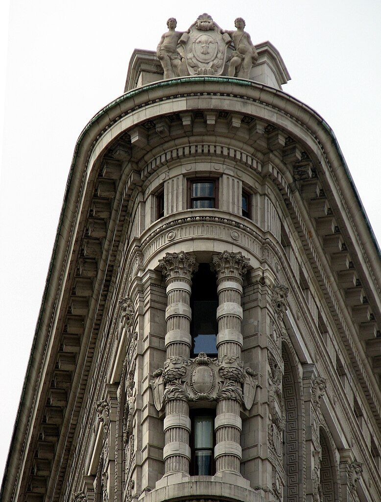 Structural and decorative inspirations from classical Greek columns (Photo: chrisinphilly5448 / Flickr)