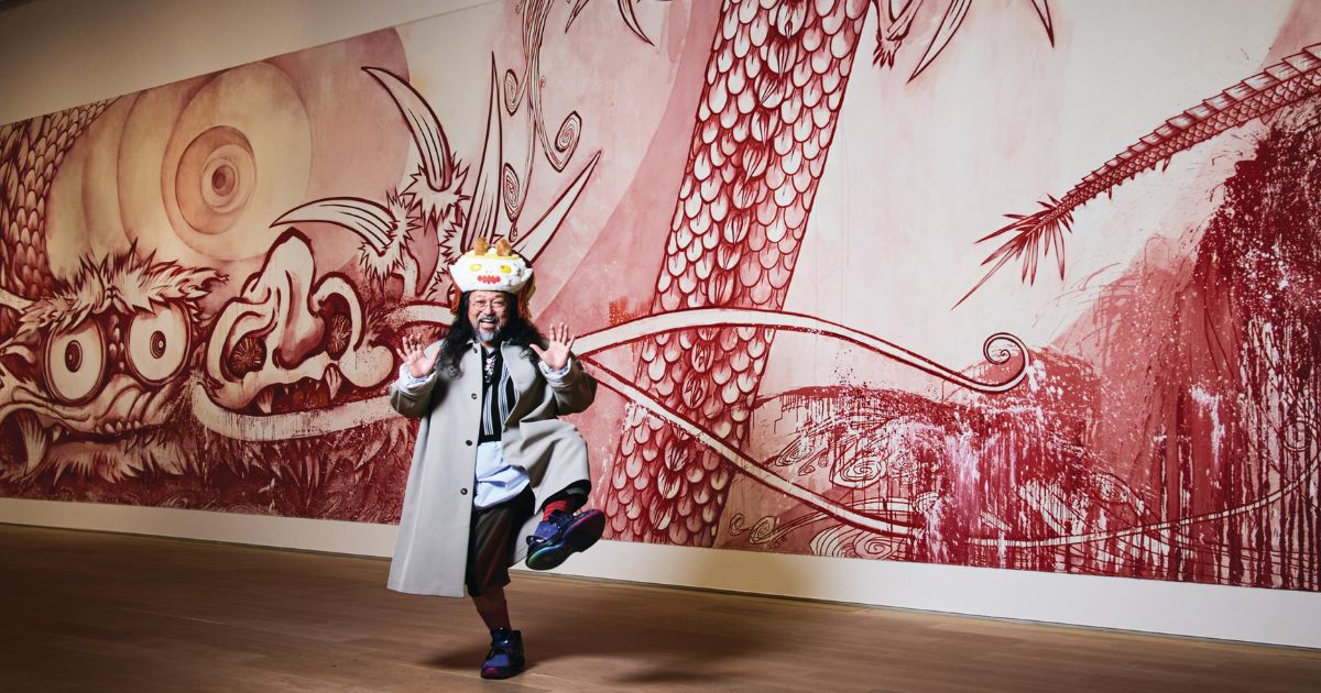 Takashi Murakami in front of “Dragon in Clouds—Red Mutation: The Version I Painted Myself in Annoyance after Professor Nobuo Tsuji told me, ‘Why don’t you paint something yourself for once?’” (2010) (Photo: Shin Suzuki © 2010 Takashi Murakami/ Kaikai Kiki Co., Ltd. All rights reserved)