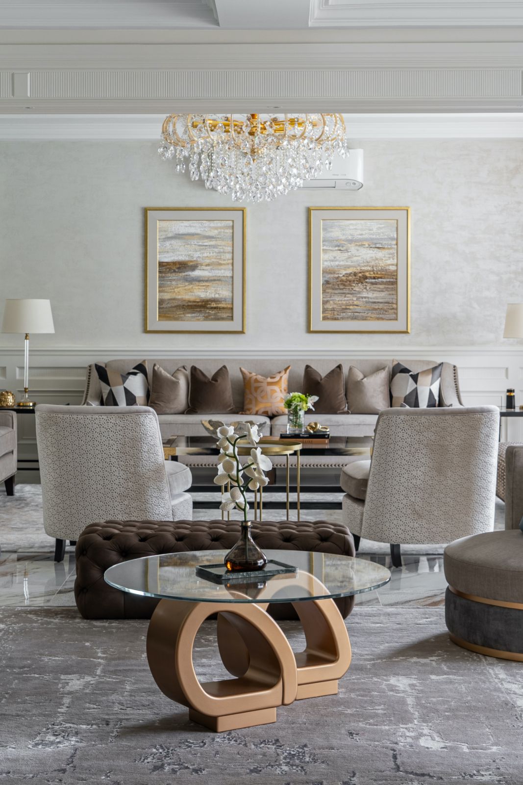 Textural contrasts elevate the shades of taupe