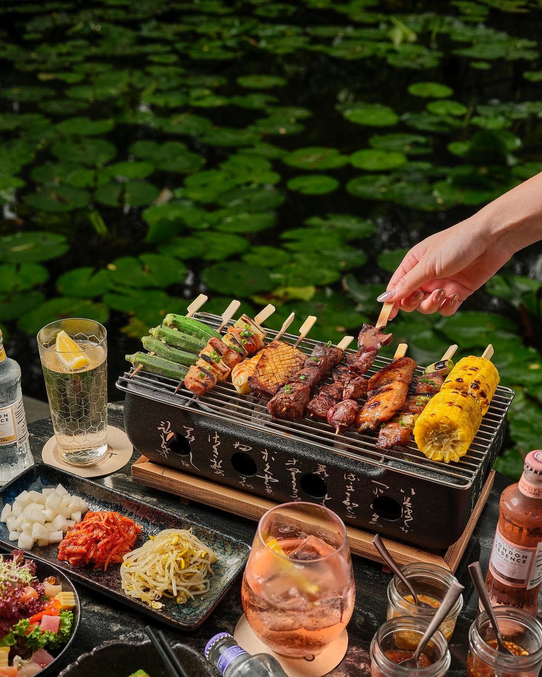 Live Yakitori station at craft at Kimpton Maa-Lai Bangkok คาเฟ่ pet-friendly ในกรุงเทพ