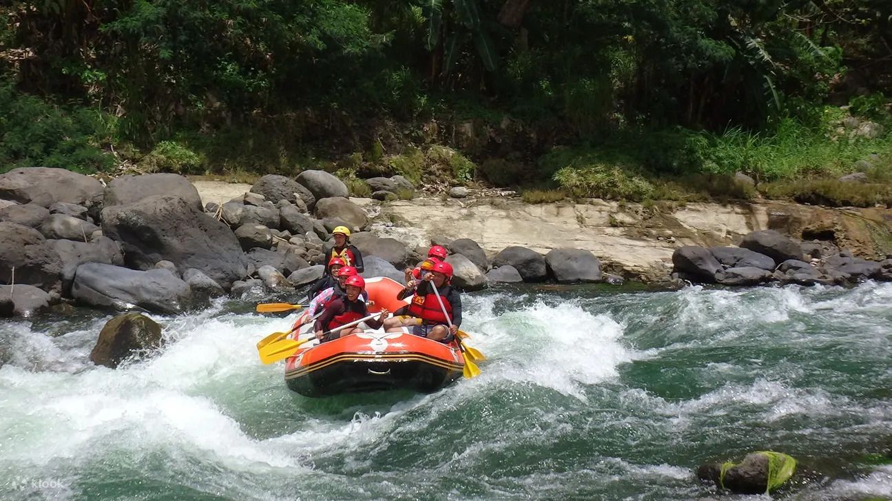 Whitewater Rafting in Davao (Photo: Klook)