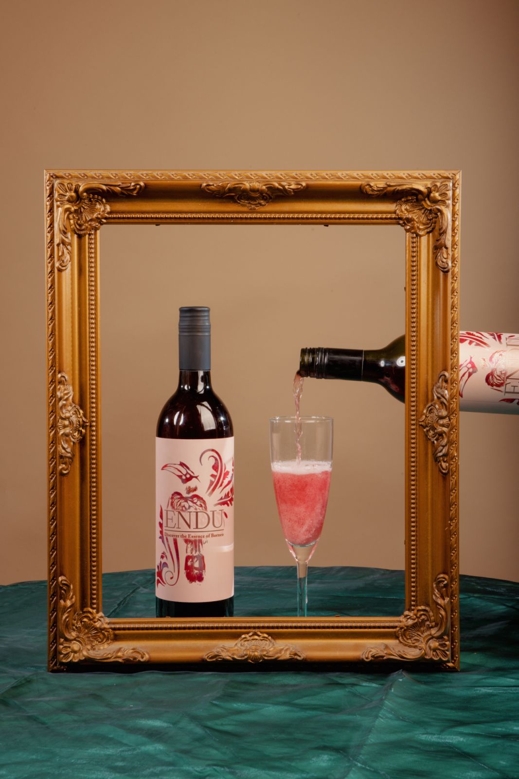 Sparkling tuak flavoured with roselle