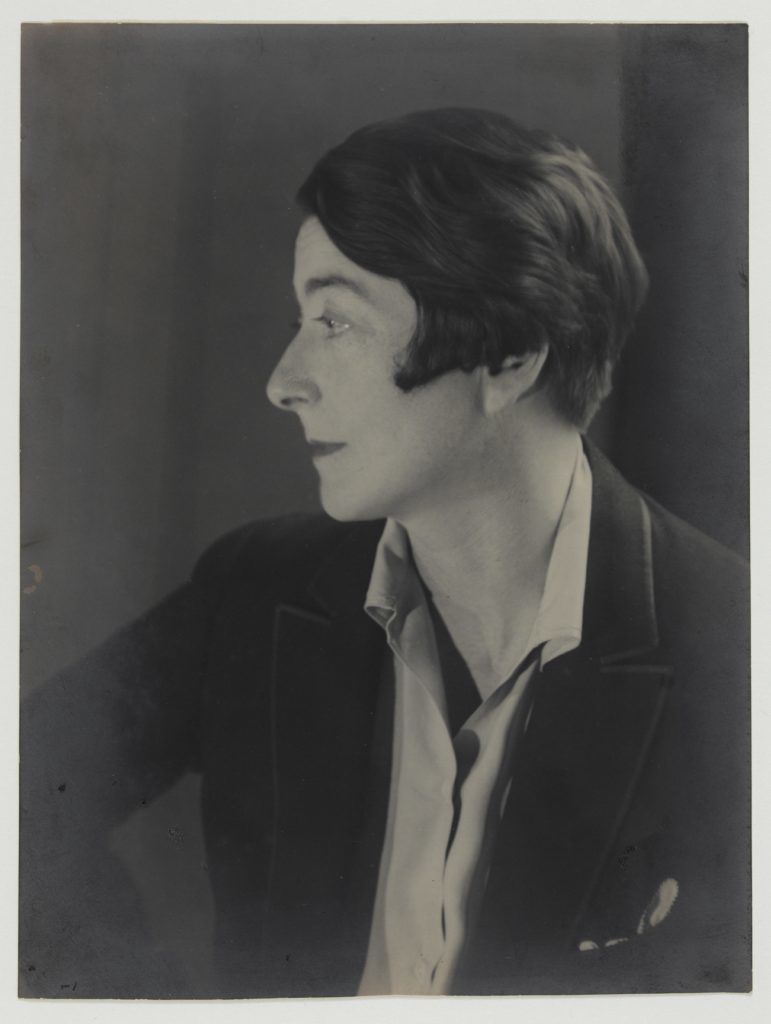 Eileen Gray (Photo: Berenice Abbott / Courtesy of the National Museum of Ireland)