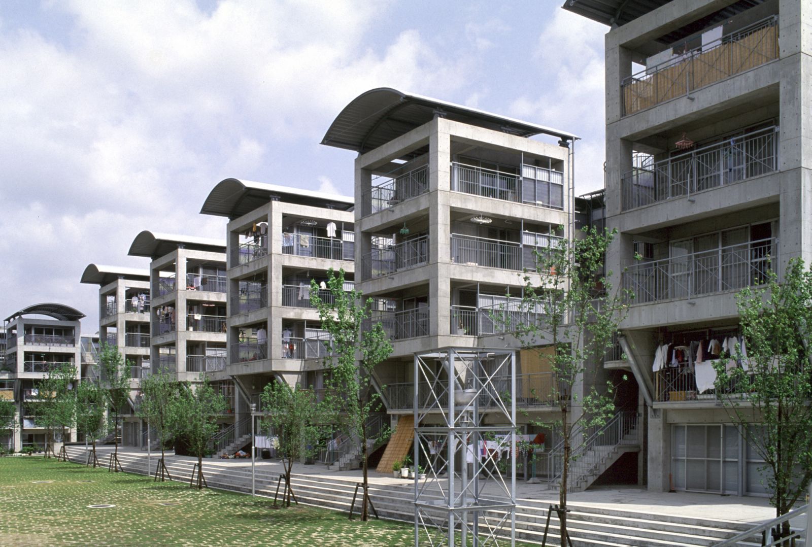 Hotakubo Housing (Photo: Tomio Ohashi)