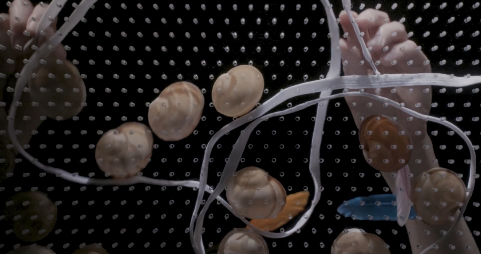 A still from Aki Sasamoto's "Point Reflection" (2023) (Photo: Courtesy the artist and Take Ninagawa, Tokyo.)