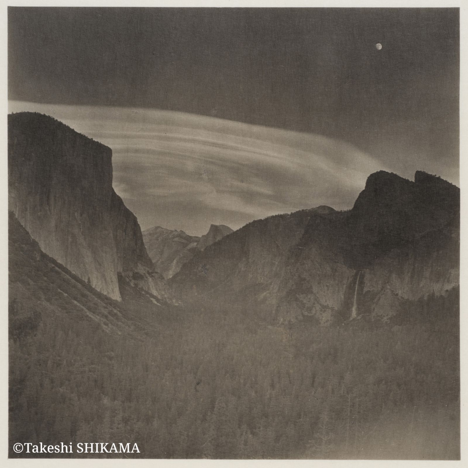 Takeshi Shikama's "yosemite #5" (2010) on view for "Moonlight" at Boogie Woogie Photography, March 16 - April 20, 8/F, E-Wah Factory Building 56-60 Wong Chuk Hang Road, Aberdeen (Photo: Takeshi Shikama)