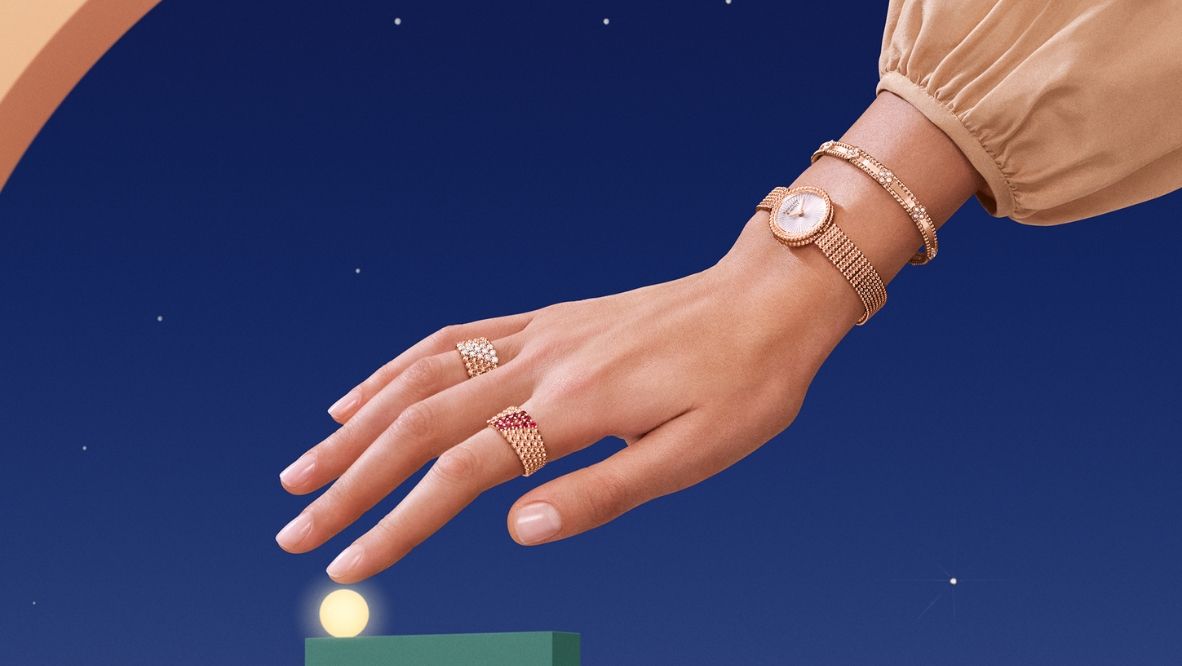 Perlée diamonds rings, Perlée watch in rose gold, Perlée sweet clovers bracelet in rose gold