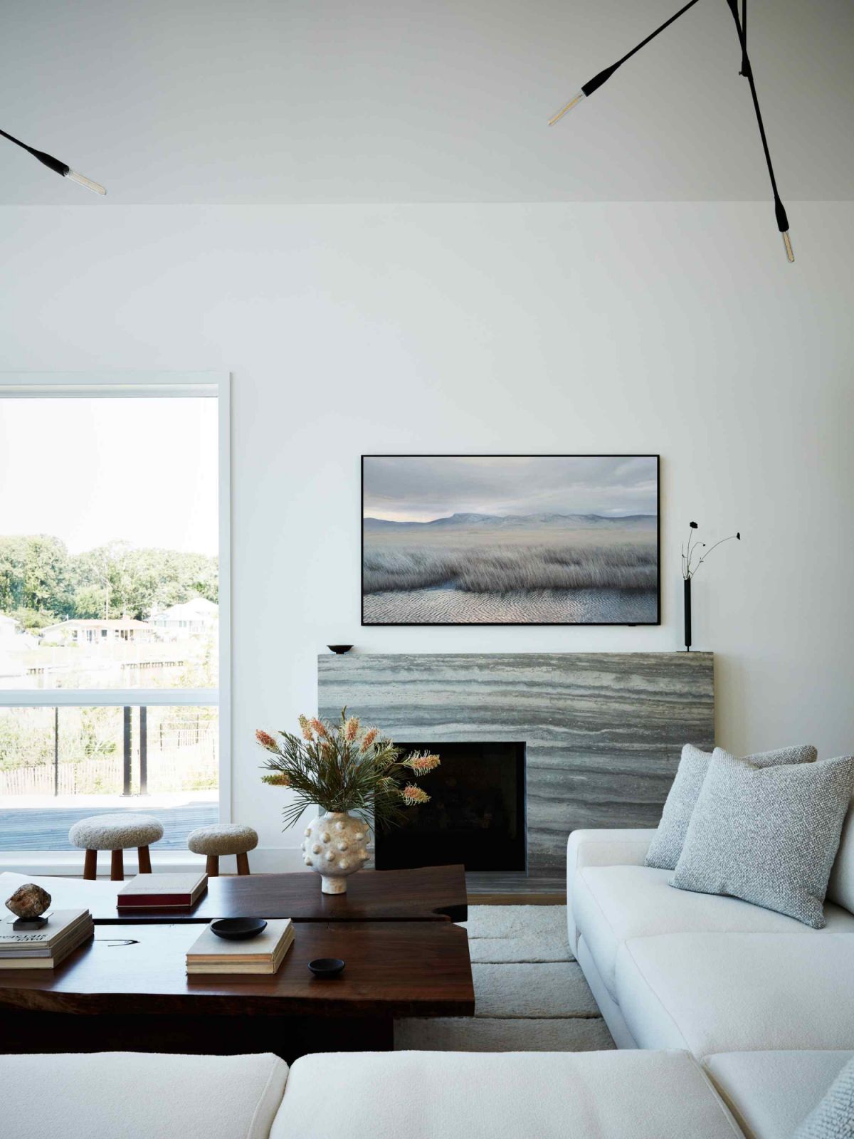 A neutral-toned space that does not lack in colour