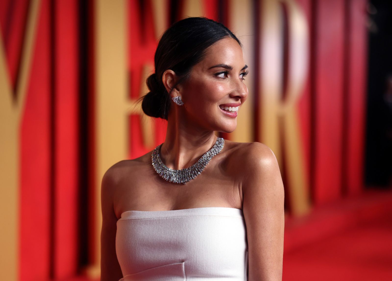 BEVERLY HILLS, CALIFORNIA - MARCH 10: Olivia Munn attends the 2024 Vanity Fair Oscar Party Hosted By Radhika Jones at Wallis Annenberg Center for the Performing Arts on March 10, 2024 in Beverly Hills, California. (Photo by Phillip Faraone/VF24/Getty Images for Vanity Fair)