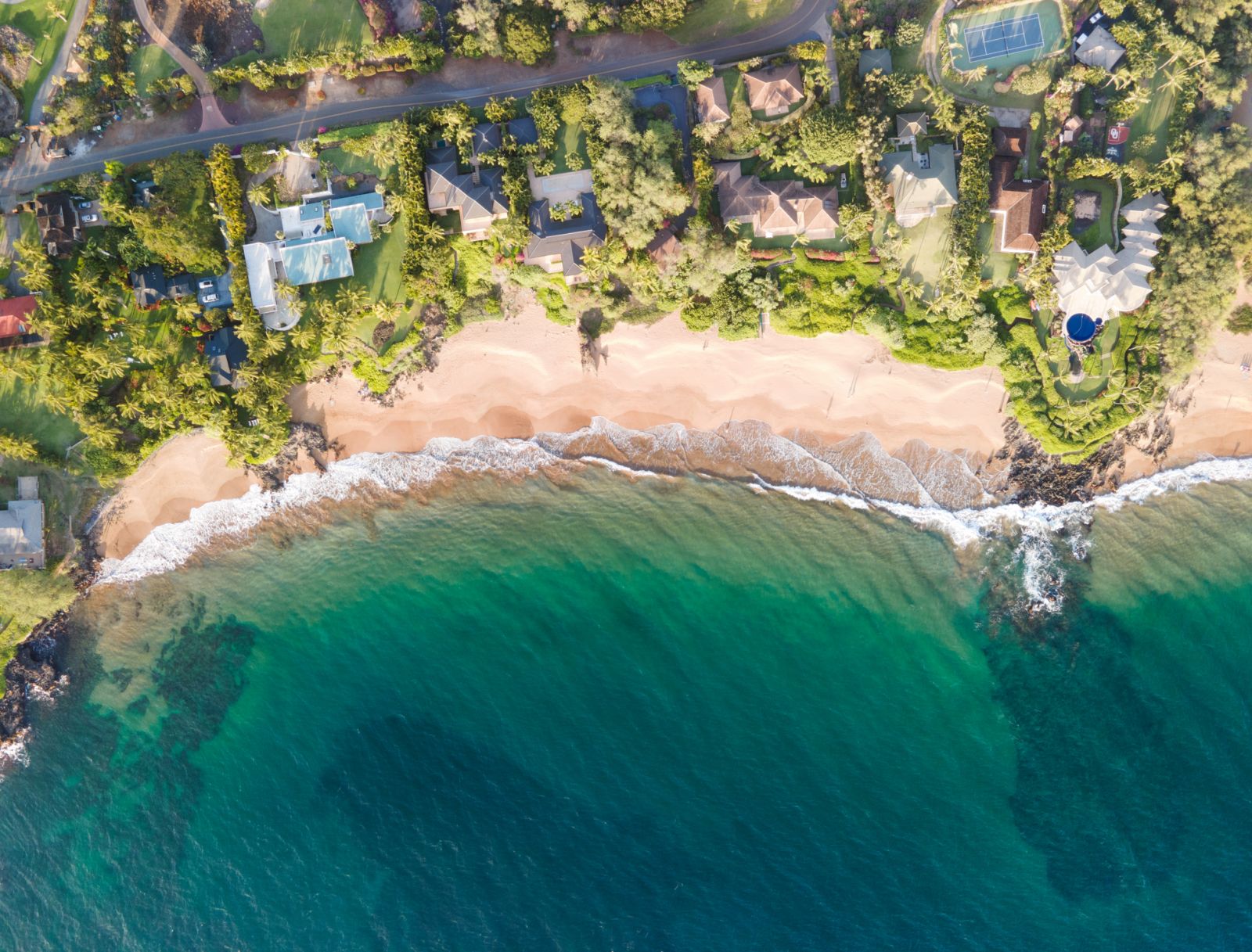 maui beachfront homes in resort community of Wailea