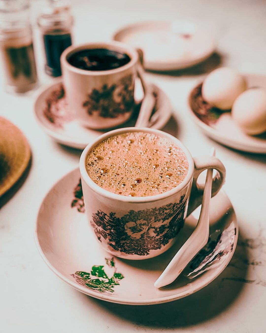 Ipoh white coffee and soft boiled eggs (Photo: Instagram / @kopitiamipohmali)