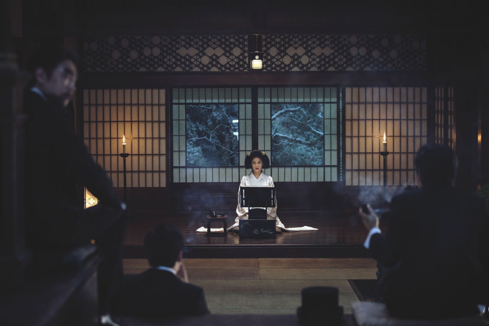 《親切的金子》中,導演探討了階級與種族之間的權力消長。(Photo: 《親切的金子》劇照)
