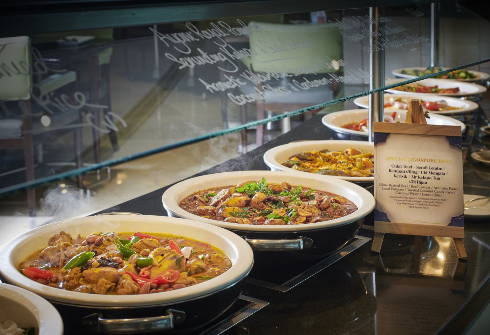 Gulai tetel and other dishes (Photo: Le Meridien Kuala Lumpur)