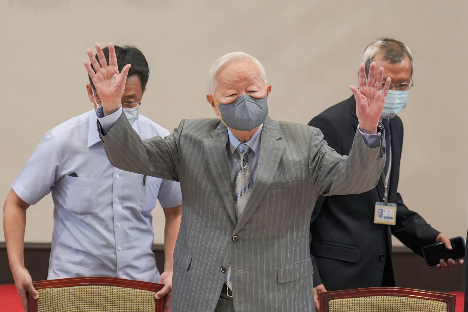 TAIPEI, TAIWAN - 2022/11/21: Morris Chang (C), Founder and former CEO of Taiwan Semiconductor Manufacturing Company (TSMC), gestures to the press ahead of the press conference after the 2022 edition of the Asia-Pacific Economic Cooperation (APEC) conference in Taipei. (Photo by Walid Berrazeg/SOPA Images/LightRocket via Getty Images)