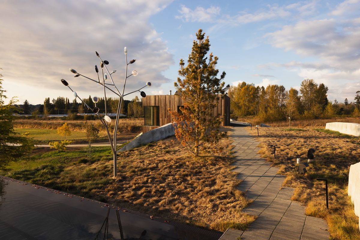 The house is located in a flat farmland
