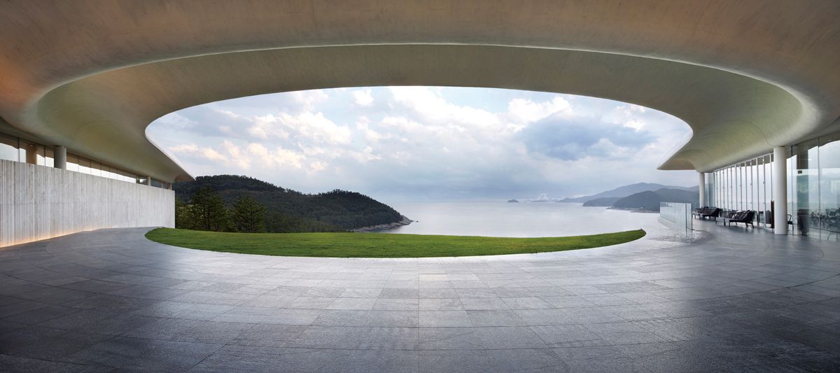 The Owners Club with a marvellous view (Photo: Kim Yong-kwan)