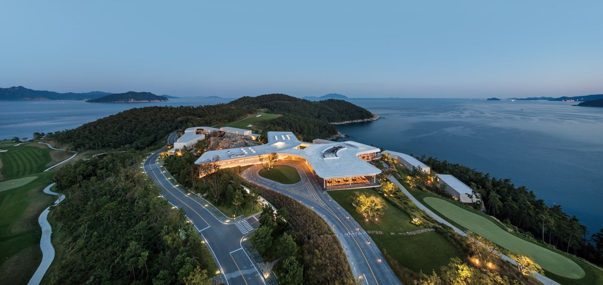 A panoramic view that blends in with the natural surroundings (Photo: Shin Kyung-sub)